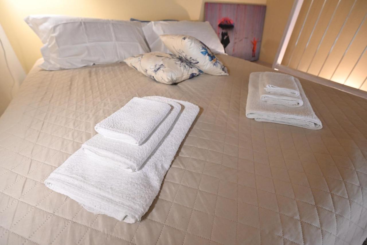 Aura Loving Home Con 4 Posti Letto, Cucina Completa, Terrazzo Ed Un Grande Parco Verde Serravalle d'Asti エクステリア 写真