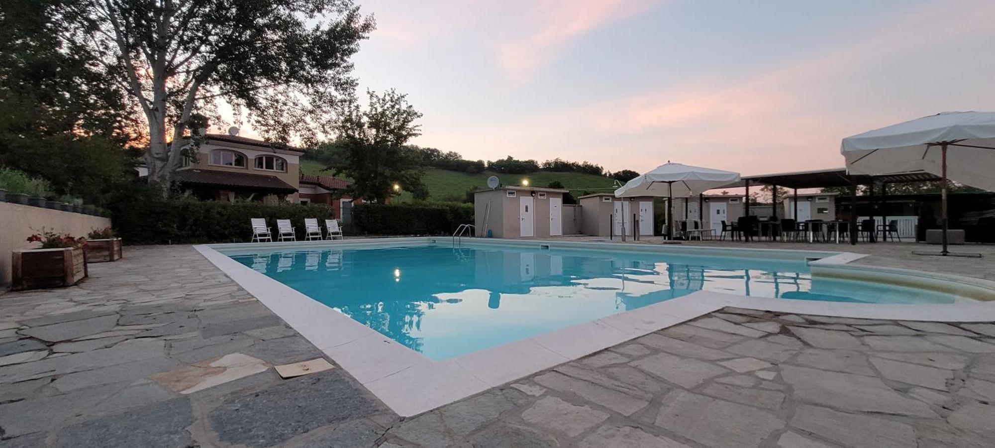 Aura Loving Home Con 4 Posti Letto, Cucina Completa, Terrazzo Ed Un Grande Parco Verde Serravalle d'Asti エクステリア 写真
