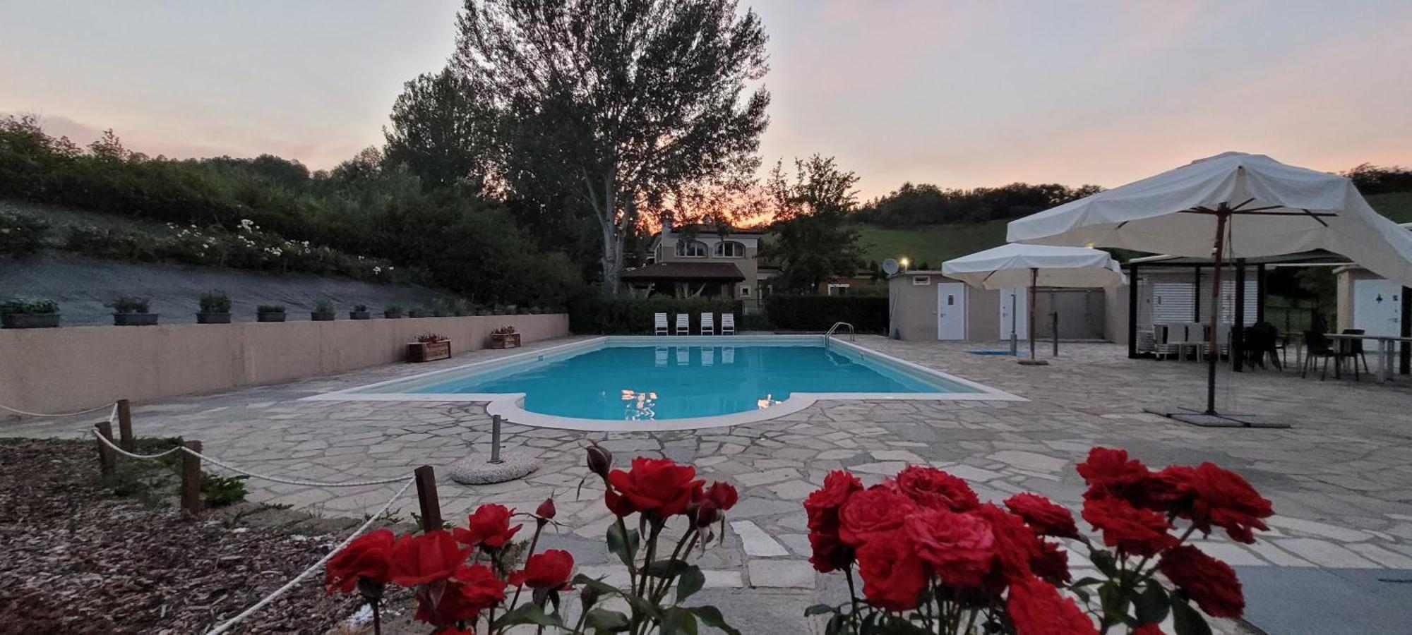 Aura Loving Home Con 4 Posti Letto, Cucina Completa, Terrazzo Ed Un Grande Parco Verde Serravalle d'Asti エクステリア 写真