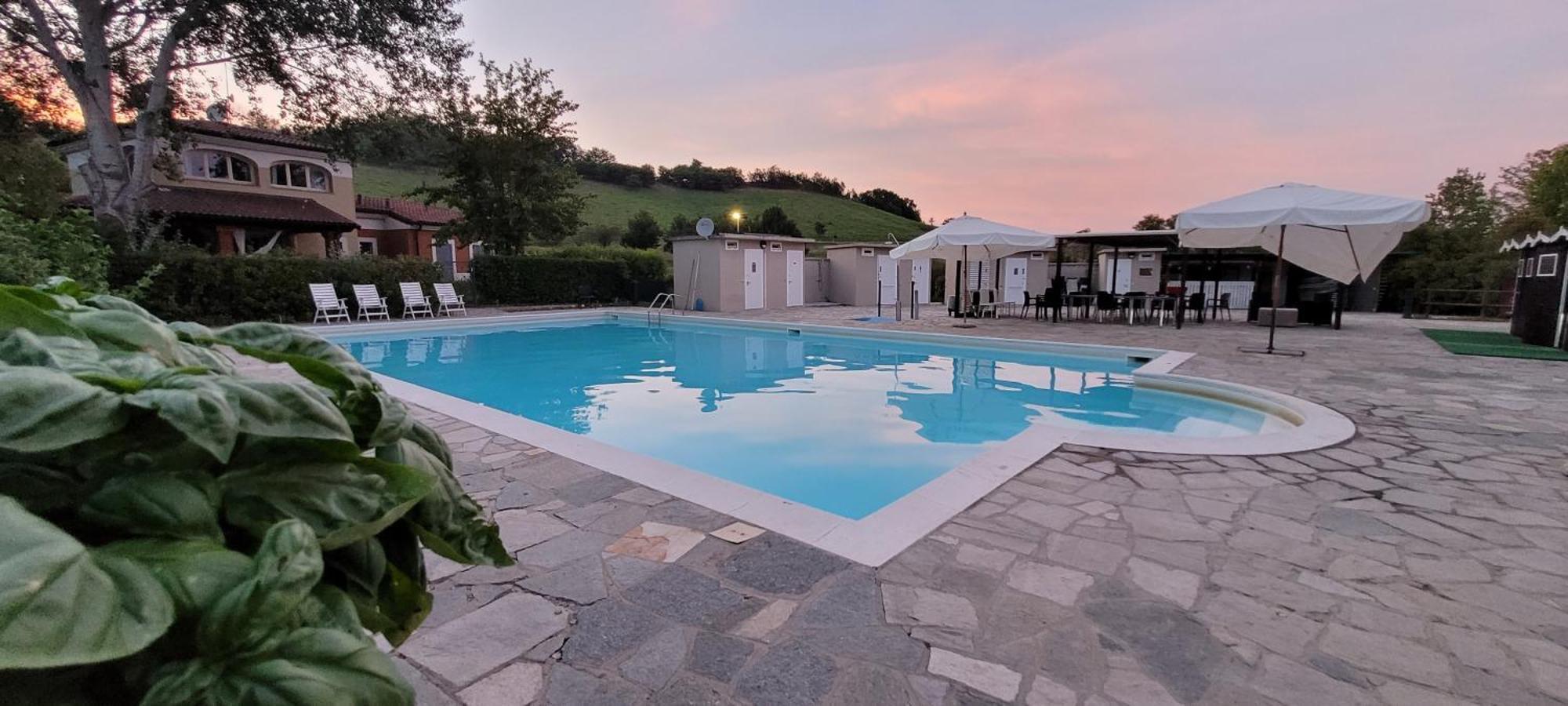 Aura Loving Home Con 4 Posti Letto, Cucina Completa, Terrazzo Ed Un Grande Parco Verde Serravalle d'Asti エクステリア 写真