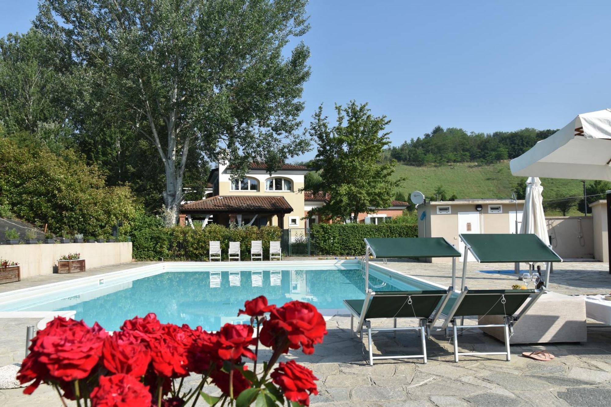 Aura Loving Home Con 4 Posti Letto, Cucina Completa, Terrazzo Ed Un Grande Parco Verde Serravalle d'Asti エクステリア 写真